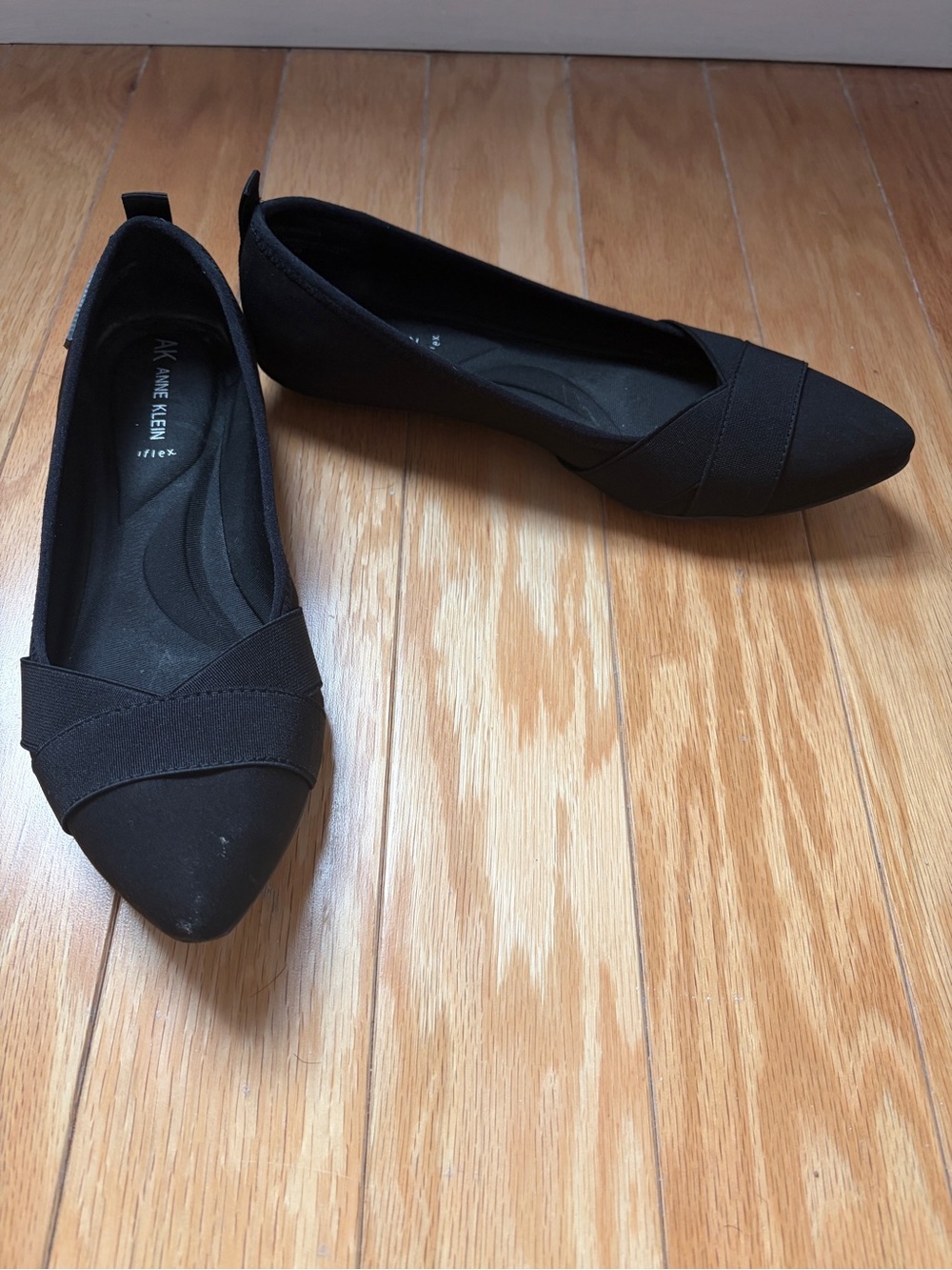 Anne Klein Black Pointed-Toe Cross-Band Flats
